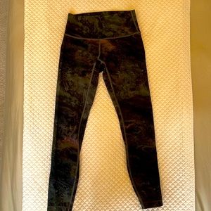 Lululemon Wunder Under tight in a marbled pattern. Size 6.